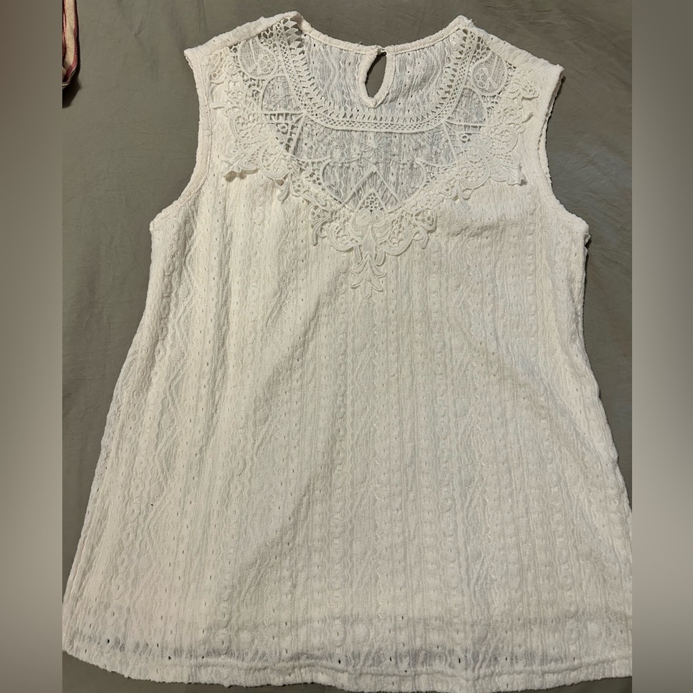 Elegant White Lace Sleeveless Top